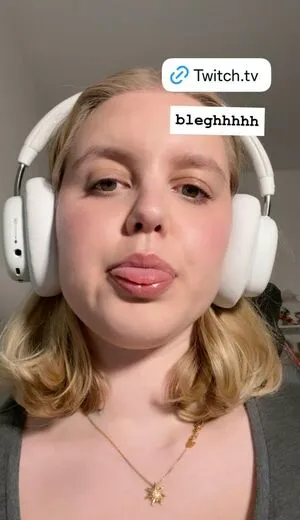 HoxieLoxie OnlyFans Leaked Free Thumbnail Picture - #CdhgnX3y2I