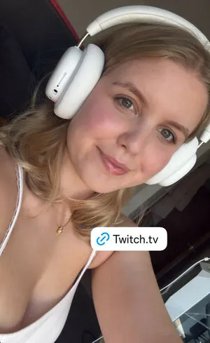 HoxieLoxie OnlyFans Leaked Free Thumbnail Picture - #U1SKzYzPsA