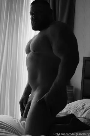 Hugeandhung OnlyFans Leaked Free Thumbnail Picture - #1Oc9gcdO5m