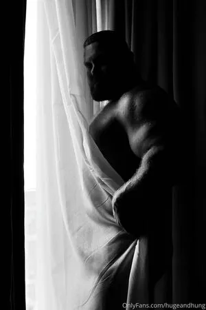 Hugeandhung OnlyFans Leaked Free Thumbnail Picture - #AWEBCgBz7g