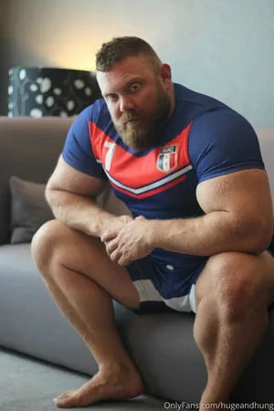Hugeandhung OnlyFans Leaked Free Thumbnail Picture - #mcEo3Po7PB