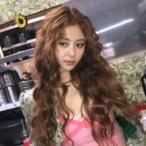 Huh Yunjin OnlyFans Leaked Free Thumbnail Picture - #3KvNMjcYH4