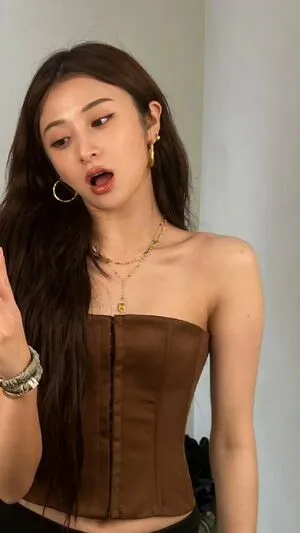 Huh Yunjin OnlyFans Leaked Free Thumbnail Picture - #3KxFsVeWfS