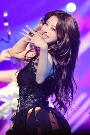 Huh Yunjin OnlyFans Leaked Free Thumbnail Picture - #49Jowy416t