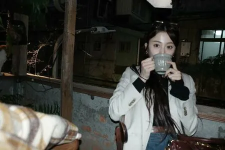 Huh Yunjin OnlyFans Leaked Free Thumbnail Picture - #4I78jbOTIZ