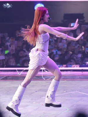 Huh Yunjin OnlyFans Leaked Free Thumbnail Picture - #4VyyAaSIGT