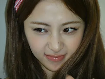 Huh Yunjin OnlyFans Leaked Free Thumbnail Picture - #6iJDqBJ7Aa