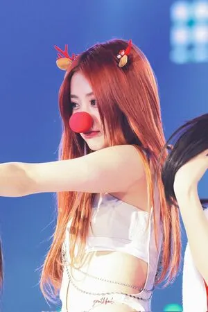 Huh Yunjin OnlyFans Leaked Free Thumbnail Picture - #CmEBn4t8nb