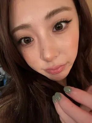 Huh Yunjin OnlyFans Leaked Free Thumbnail Picture - #G2400s3Gfo