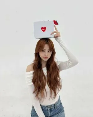 Huh Yunjin OnlyFans Leaked Free Thumbnail Picture - #GrikSFQWPf