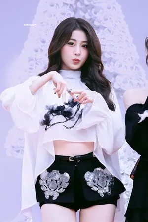 Huh Yunjin OnlyFans Leaked Free Thumbnail Picture - #Hng2PwdPTy