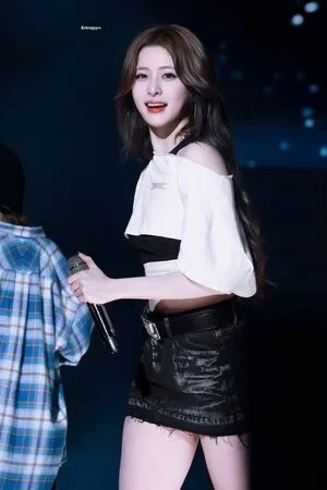 Huh Yunjin OnlyFans Leaked Free Thumbnail Picture - #I7TJEHpN4S
