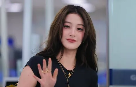 Huh Yunjin OnlyFans Leaked Free Thumbnail Picture - #Ifgv2G4hTk