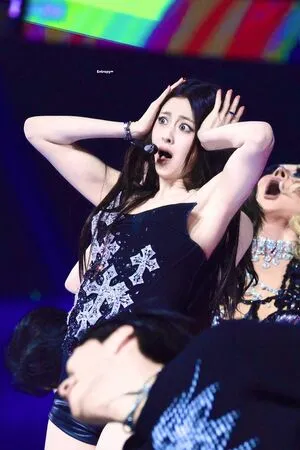 Huh Yunjin OnlyFans Leaked Free Thumbnail Picture - #K8pAg8hroU