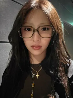 Huh Yunjin OnlyFans Leaked Free Thumbnail Picture - #KYSR8KQKBA