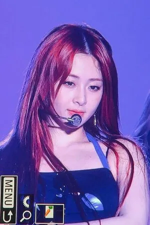 Huh Yunjin OnlyFans Leaked Free Thumbnail Picture - #MsYNbYedRB