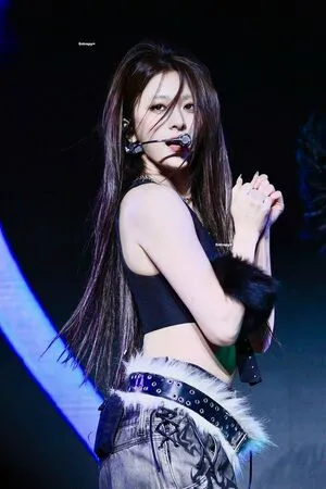 Huh Yunjin OnlyFans Leaked Free Thumbnail Picture - #OR6idfXbX5