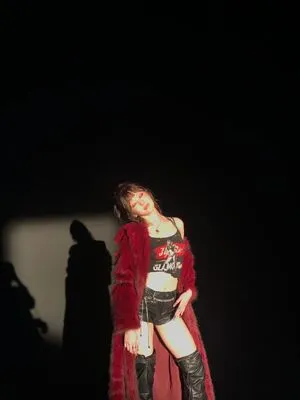 Huh Yunjin OnlyFans Leaked Free Thumbnail Picture - #PoeHYnEPHD