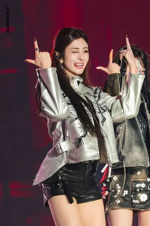 Huh Yunjin OnlyFans Leaked Free Thumbnail Picture - #Qf14lp18XK