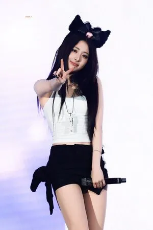 Huh Yunjin OnlyFans Leaked Free Thumbnail Picture - #TH0VWghimk