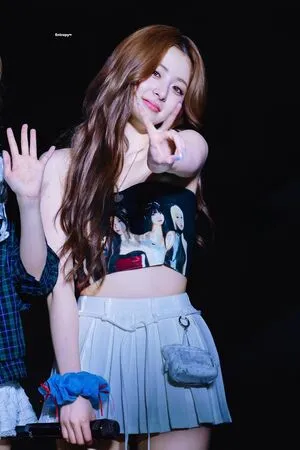 Huh Yunjin OnlyFans Leaked Free Thumbnail Picture - #U0n139IPDJ