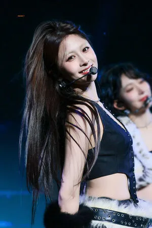 Huh Yunjin OnlyFans Leaked Free Thumbnail Picture - #XDMu83aj2A