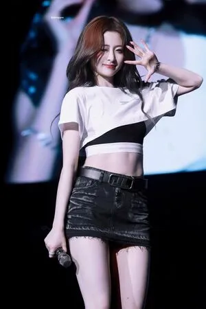Huh Yunjin OnlyFans Leaked Free Thumbnail Picture - #YKeZrBSuDK
