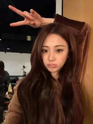 Huh Yunjin OnlyFans Leaked Free Thumbnail Picture - #a8INwrb6Vv