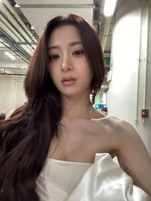 Huh Yunjin OnlyFans Leaked Free Thumbnail Picture - #aI15RHvFGX