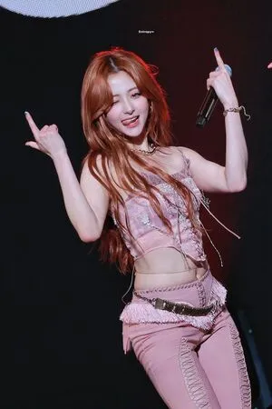 Huh Yunjin OnlyFans Leaked Free Thumbnail Picture - #beDL6Fl6kW