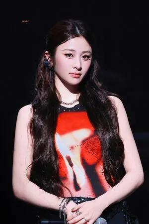 Huh Yunjin OnlyFans Leaked Free Thumbnail Picture - #fFsCtXtKjz