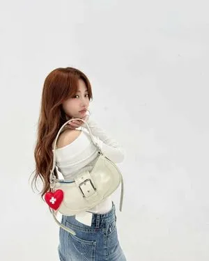 Huh Yunjin OnlyFans Leaked Free Thumbnail Picture - #ii3kOySJCh