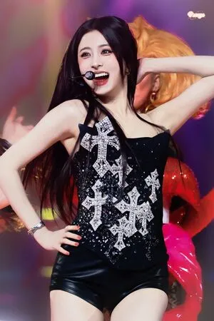 Huh Yunjin OnlyFans Leaked Free Thumbnail Picture - #jVHoKn9Nl4