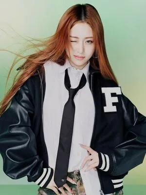 Huh Yunjin OnlyFans Leaked Free Thumbnail Picture - #jkuZIuhq90