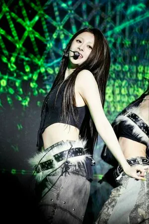 Huh Yunjin OnlyFans Leaked Free Thumbnail Picture - #kJ7T8rgbag