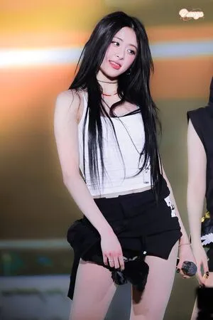 Huh Yunjin OnlyFans Leaked Free Thumbnail Picture - #o77Zb34ryf