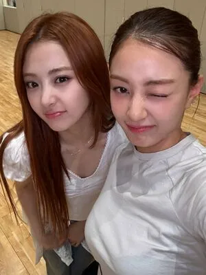 Huh Yunjin OnlyFans Leaked Free Thumbnail Picture - #oAVoWIRqEm