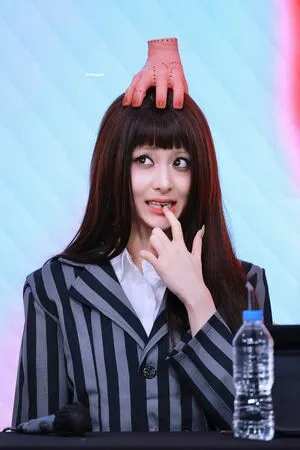 Huh Yunjin OnlyFans Leaked Free Thumbnail Picture - #qTVw37WQ9x