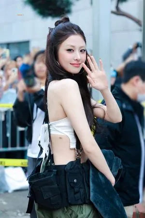 Huh Yunjin OnlyFans Leaked Free Thumbnail Picture - #qd6fLlQGqB