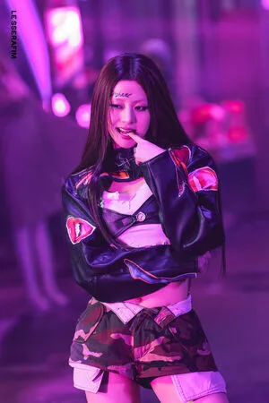 Huh Yunjin OnlyFans Leaked Free Thumbnail Picture - #rFzJzHKjFC