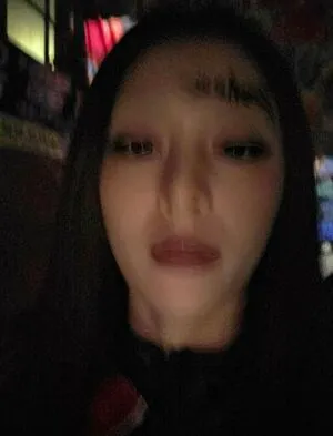 Huh Yunjin OnlyFans Leaked Free Thumbnail Picture - #z5OMEiu939