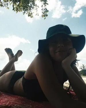 Huiledoulive OnlyFans Leaked Free Thumbnail Picture - #4oUvYh3StS