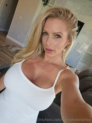 Huneyhotwifefree OnlyFans Leaked Free Thumbnail Picture - #dly3LMfkCM