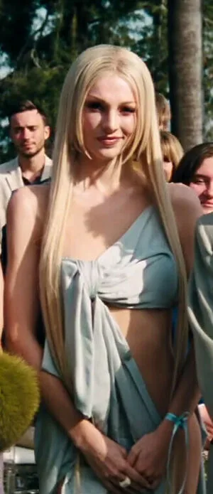 Hunter Schafer OnlyFans Leaked Free Thumbnail Picture - #0MQtHz834a