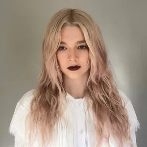 Hunter Schafer OnlyFans Leaked Free Thumbnail Picture - #10EhcR5APR