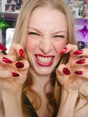Hunter Schafer OnlyFans Leaked Free Thumbnail Picture - #2NzHIm1KwG