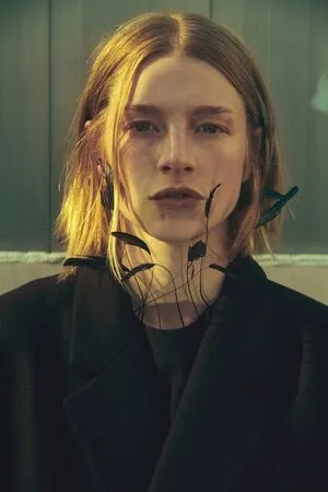 Hunter Schafer OnlyFans Leaked Free Thumbnail Picture - #4PtFcbXfQY