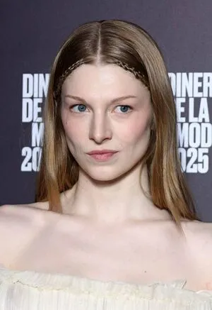 Hunter Schafer OnlyFans Leaked Free Thumbnail Picture - #AcWhg6J9En
