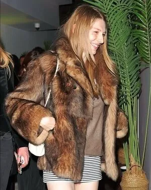 Hunter Schafer OnlyFans Leaked Free Thumbnail Picture - #PLyOdYxwV1