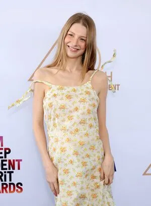 Hunter Schafer OnlyFans Leaked Free Thumbnail Picture - #RQofsPTUMs